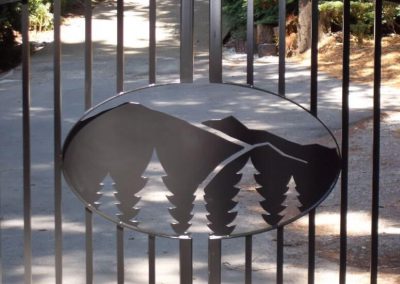 plasma-cut-steel-gate-ornament-mountains